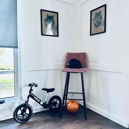 Villa Keskvaeljakul Asuv Hubane Maja Võsu