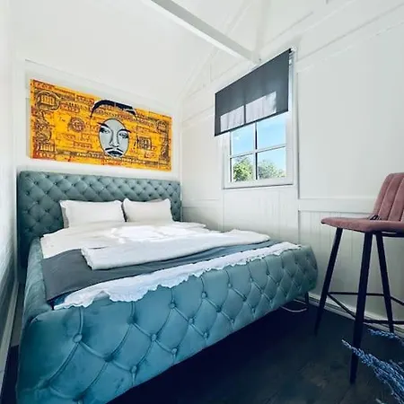 Keskvaeljakul Asuv Hubane Maja Võsu