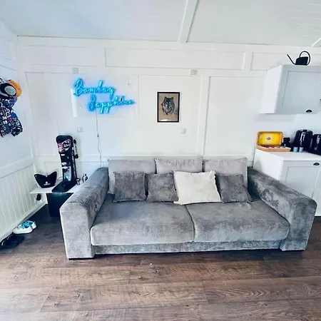 Keskvaeljakul Asuv Hubane Maja Villa Võsu